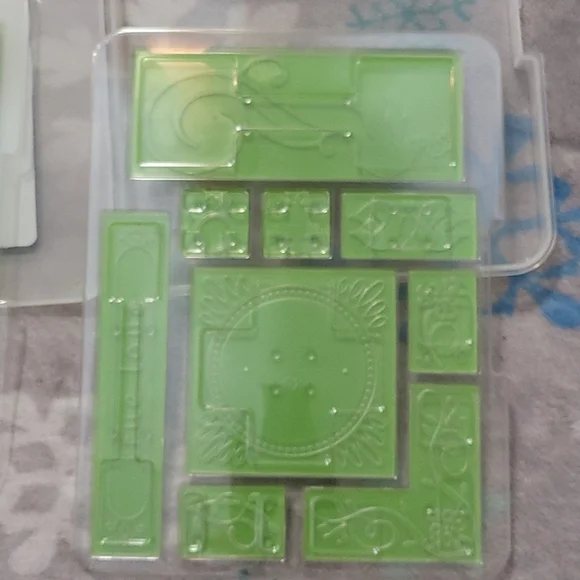 Cuttlebug Provo Craft set - Picture 5 of 5